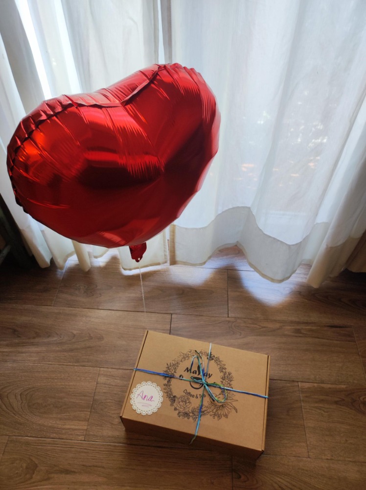 Caja Albayzin con globo de regalo